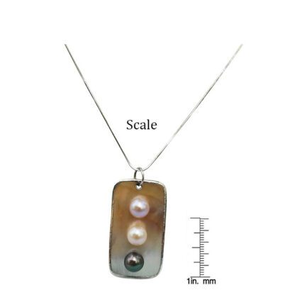 3-Pearl-Mother-of-Pearl-Pendant-Scale