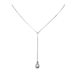 Silver necklace with single pearl pendant.