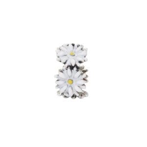 Silver ring with white daisy flowers.